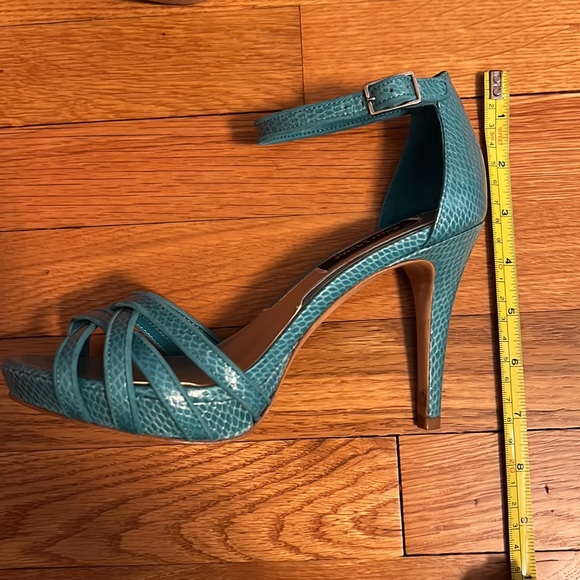 White House Black Market Heels, Size 7M, Turquoise - Picture 11 of 11